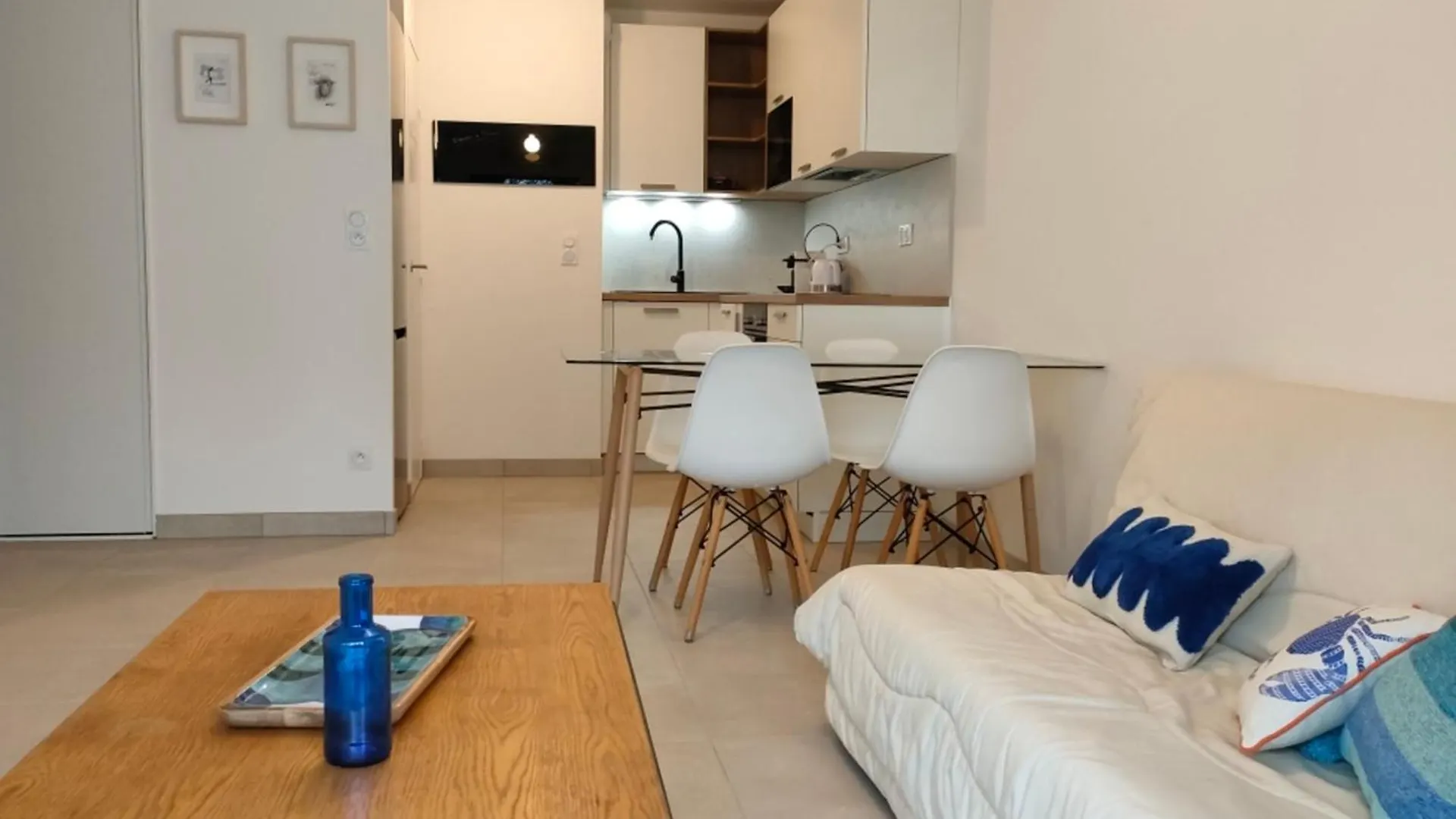 1-Bedroom Apartment In Residence Динар 0*,  Франция