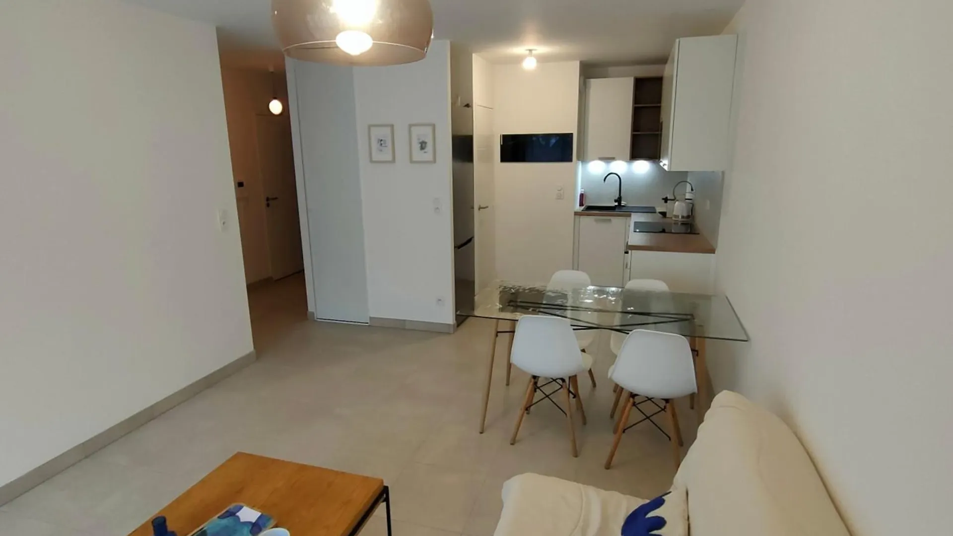 1-Bedroom Apartment In Residence Динар